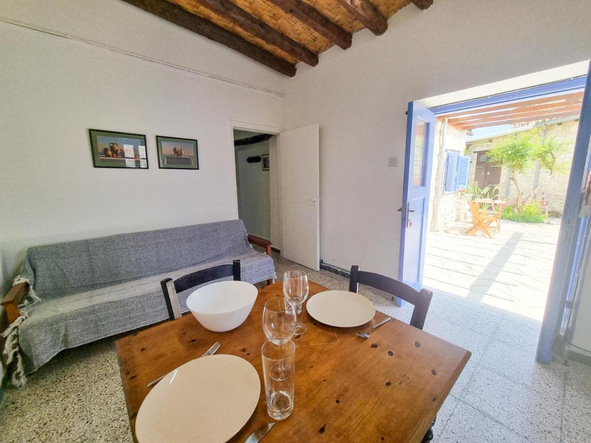 Athena'S Pool Oasis Apartment Skarinou Bagian luar foto