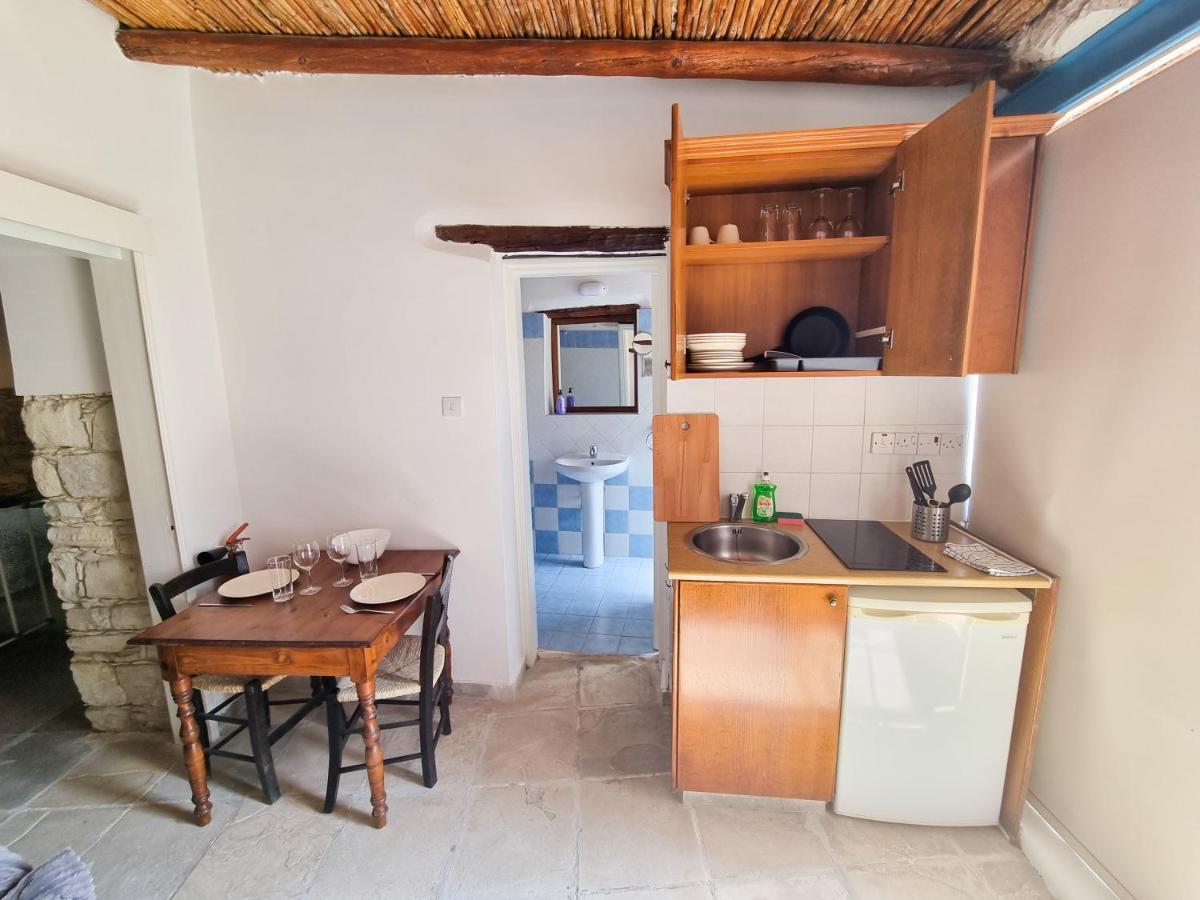 Athena'S Pool Oasis Apartment Skarinou Bagian luar foto