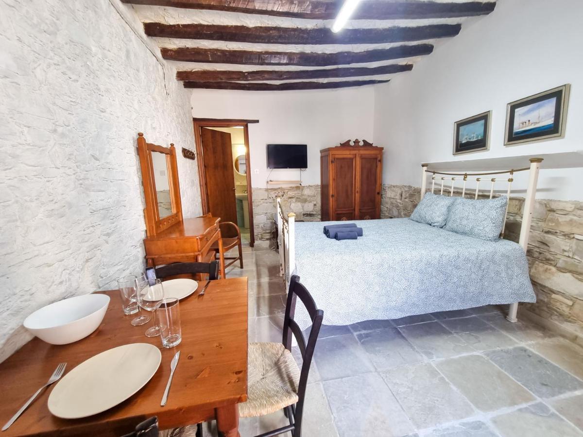 Athena'S Pool Oasis Apartment Skarinou Bagian luar foto